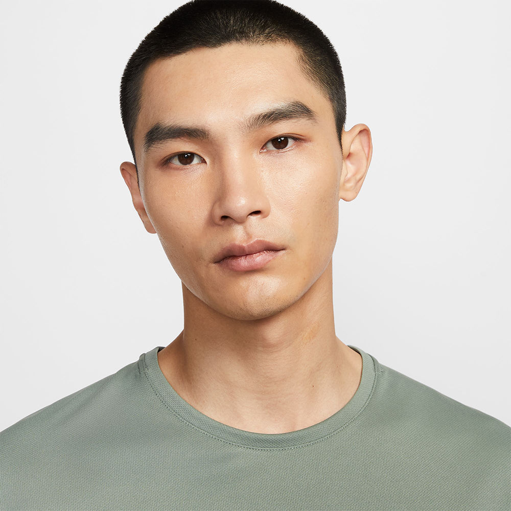 NIKE Dri-FIT UV Miler เสื้อวิ่งผู้ชาย