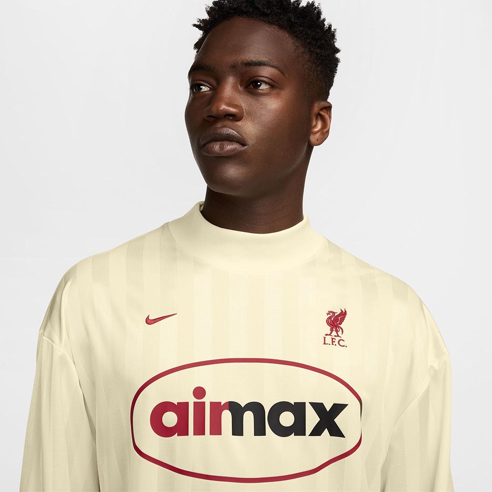 NIKE Liverpool FC Culture of Football Special Edition Long-Sleeve เสื้อยืดฟุตบอลผู้ชาย