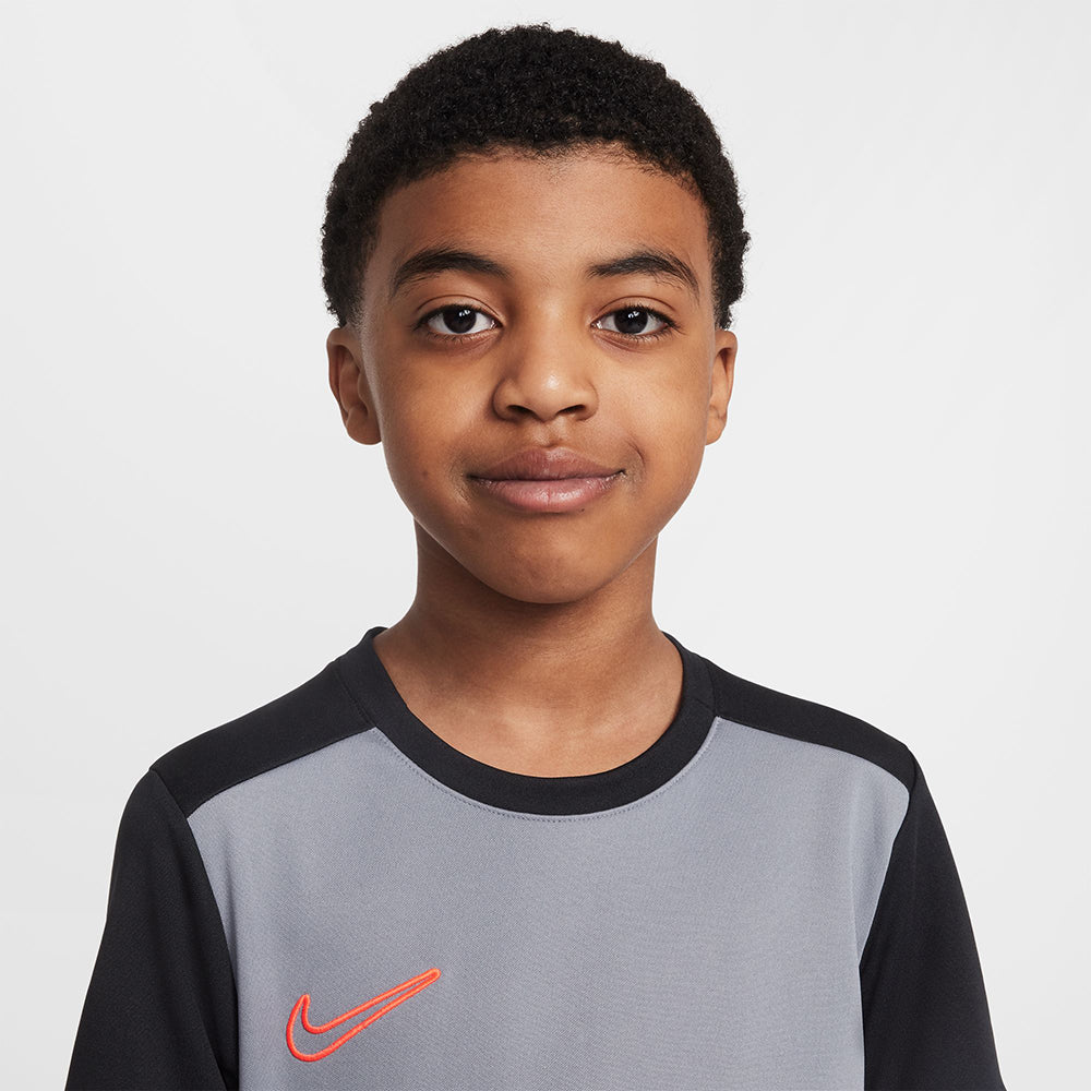 NIKE Academy เสื้อออกกำลังกายเด็ก