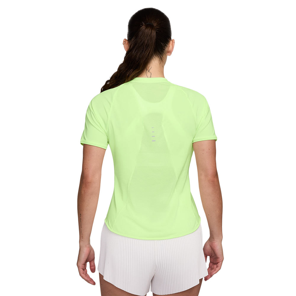 NIKE Swift เสื้อวิ่งผู้หญิง