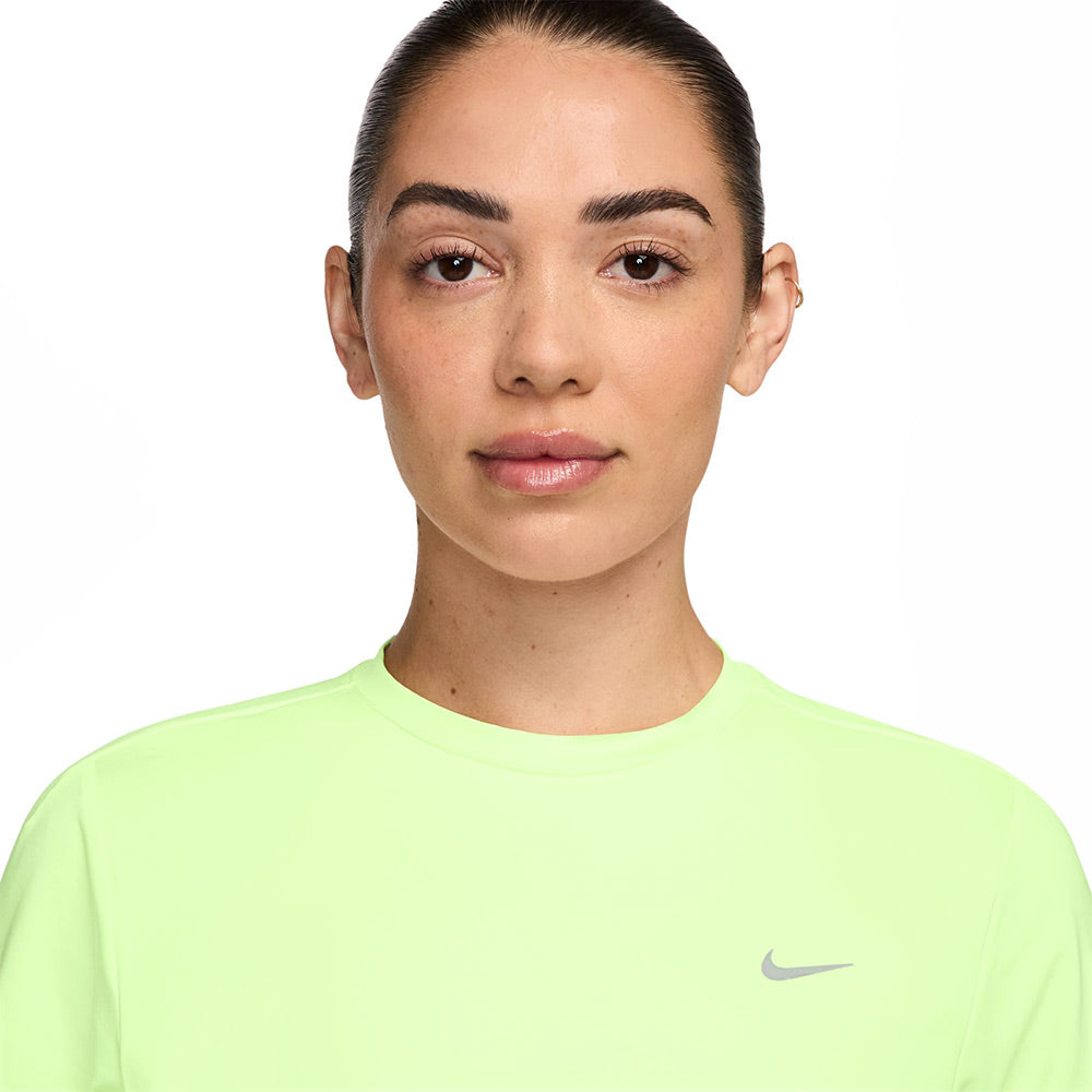 NIKE Swift เสื้อวิ่งผู้หญิง