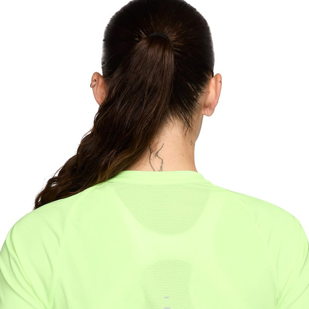NIKE Swift เสื้อวิ่งผู้หญิง
