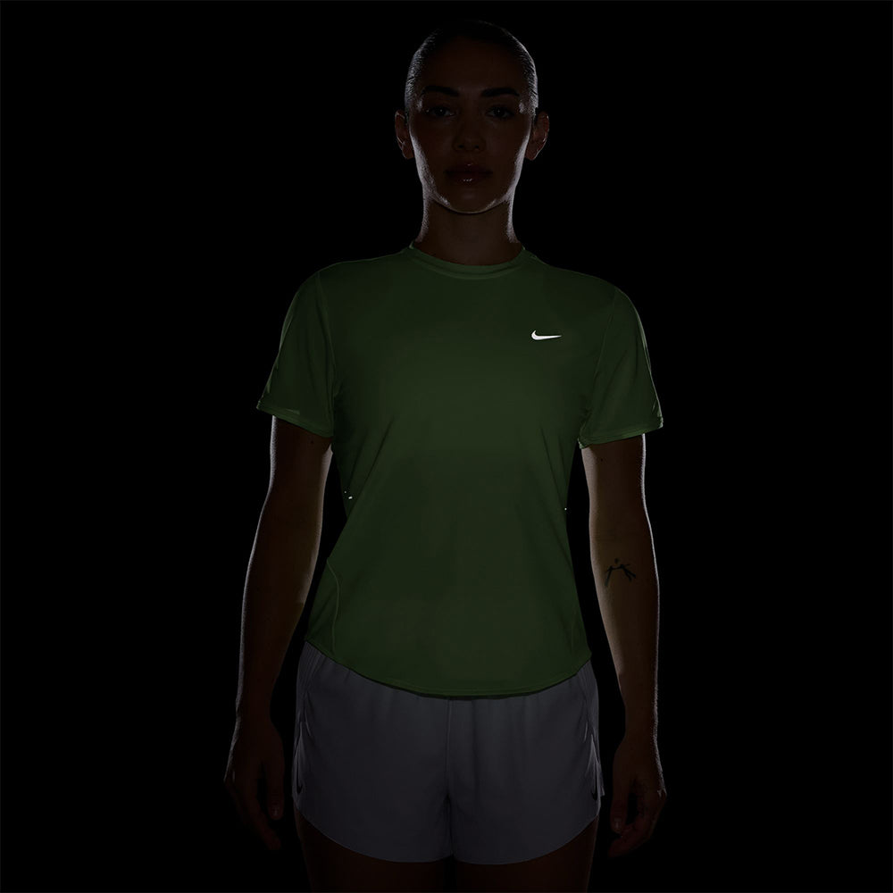 NIKE Swift เสื้อวิ่งผู้หญิง