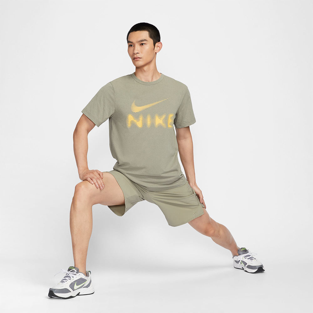 NIKE Dri-FIT UV Hyverse เสื้อออกกำลังกายผู้ชาย