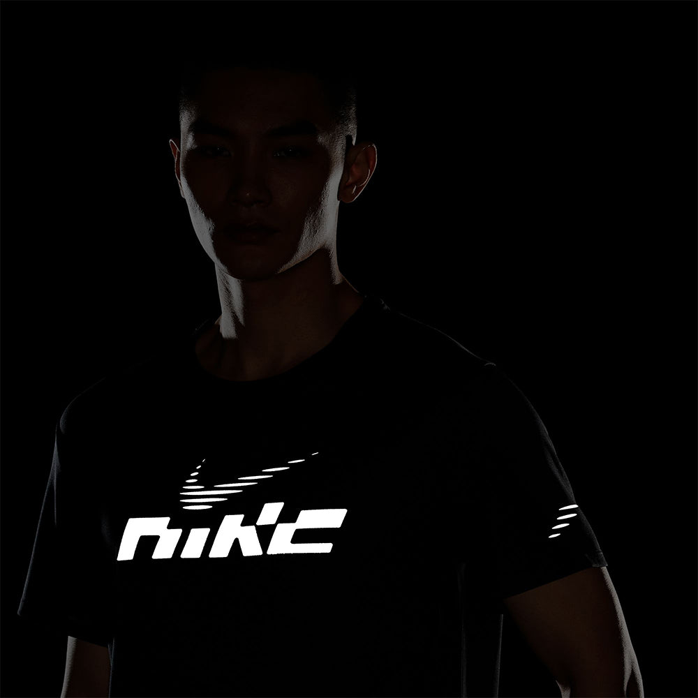NIKE Miler Flash เสื้อวิ่งผู้ชาย