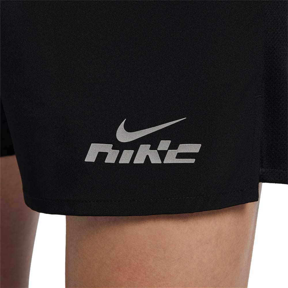 NIKE Challenger Flash กางเกงวิ่งขาสั้นผู้ชาย