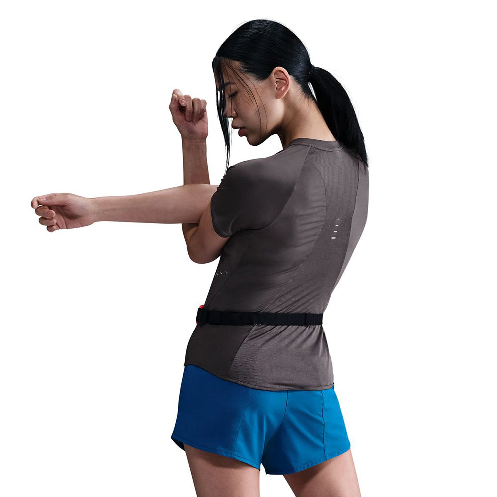 NIKE Swift เสื้อวิ่งผู้หญิง