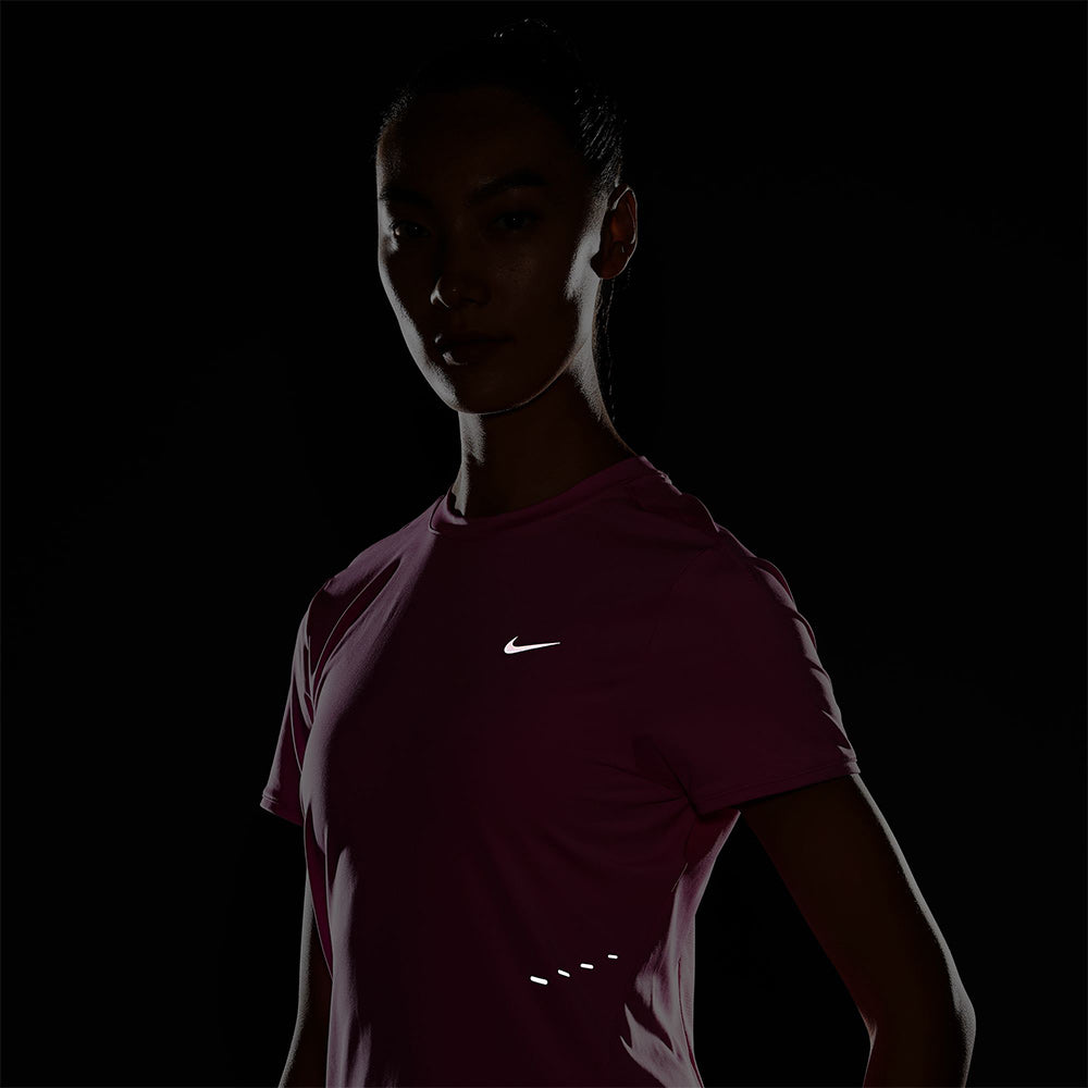NIKE Swift เสื้อวิ่งผู้หญิง