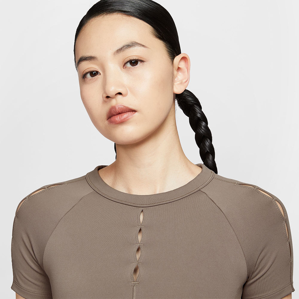NIKE Dri-FIT One Fitted Cropped Women's Training T-Shirt