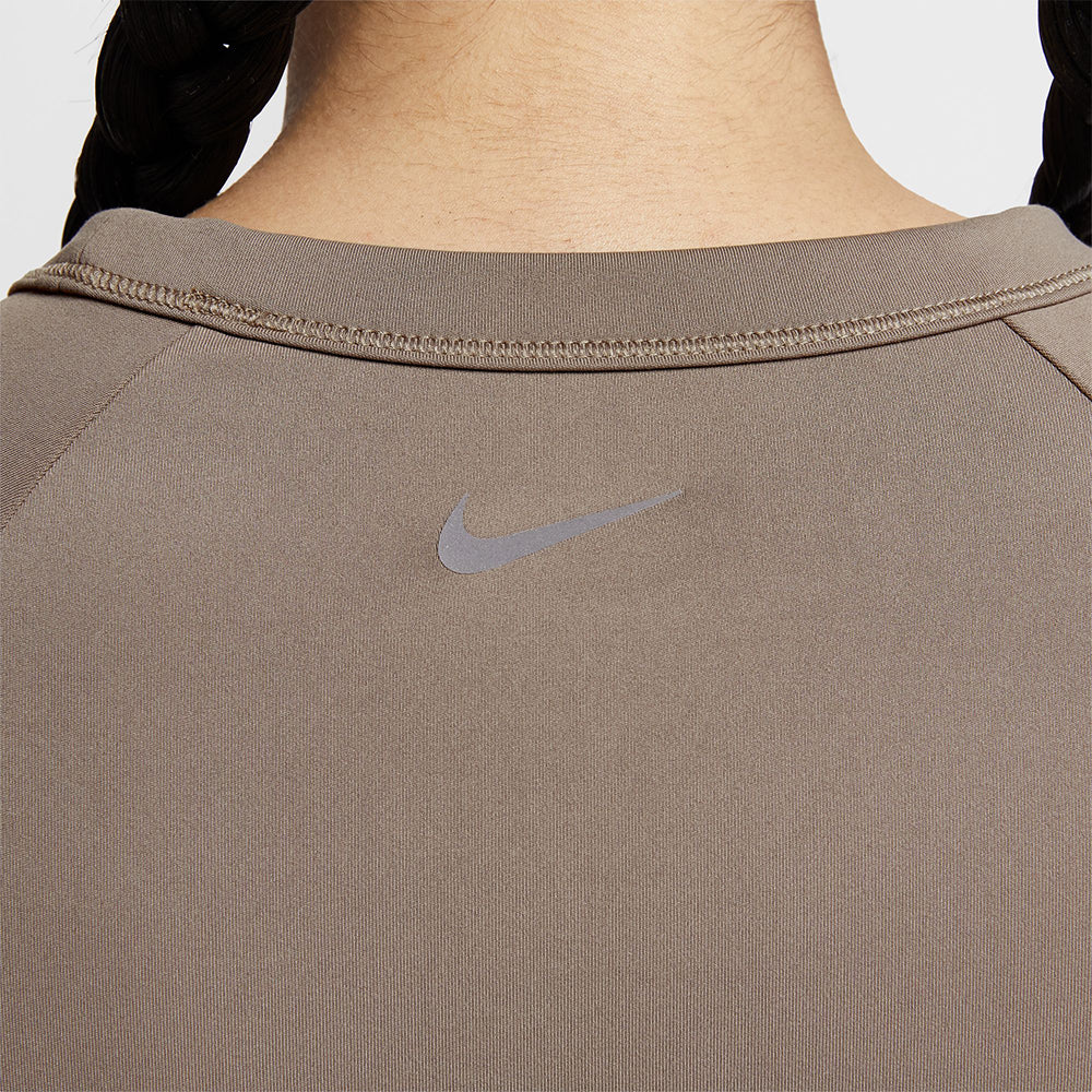 NIKE Dri-FIT One Fitted Cropped Women's Training T-Shirt