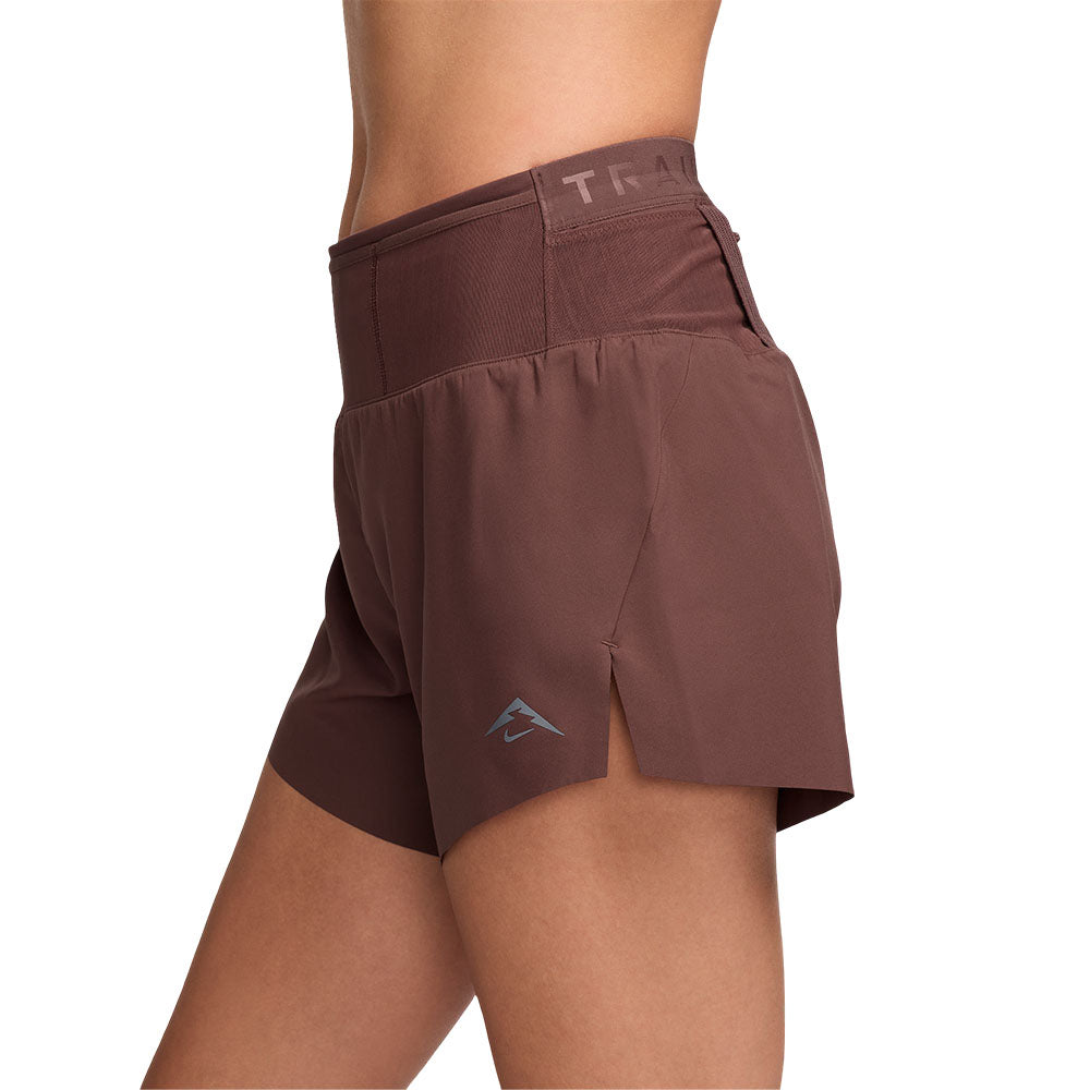 NIKE Dri-FIT Trail Brief-Lined กางเกงวิ่งขาสั้นผู้หญิง