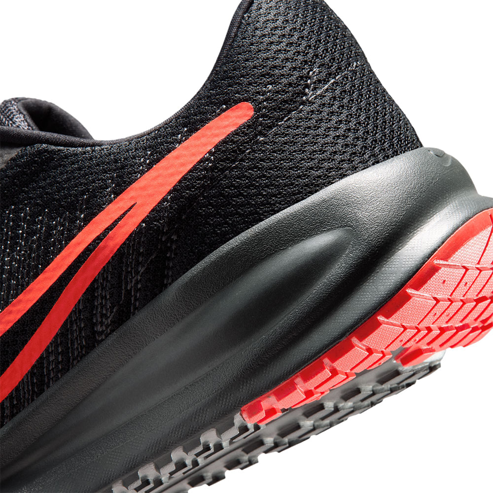 NIKE Run Defy รองเท้าวิ่งผู้ชาย Supersports Thailand