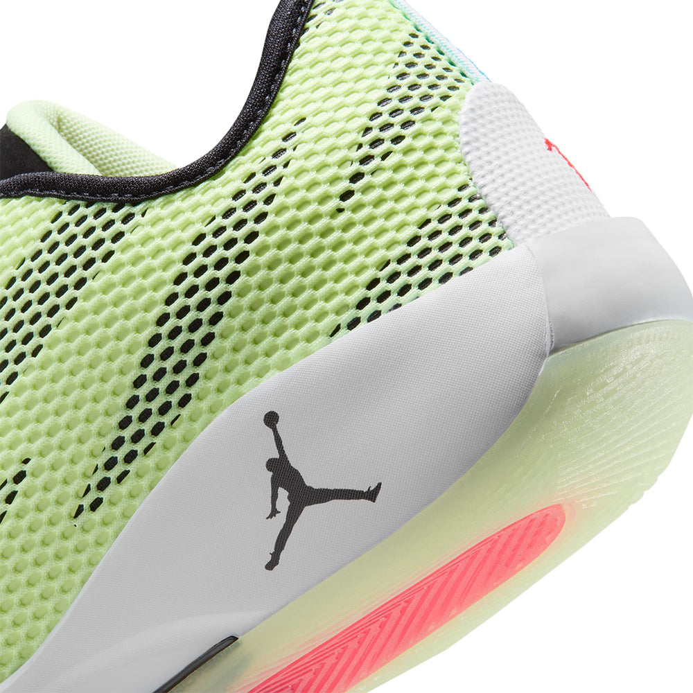 NIKE Luka 77 PF รองเท้าบาสเกตบอลผู้ชาย Supersports Thailand