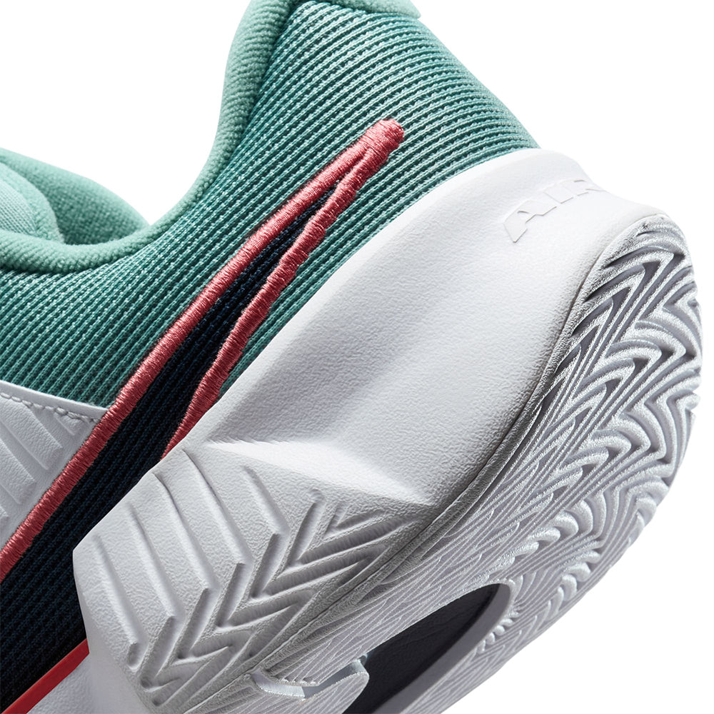 NIKE GP Challenge Pro Men's Tennis Shoes