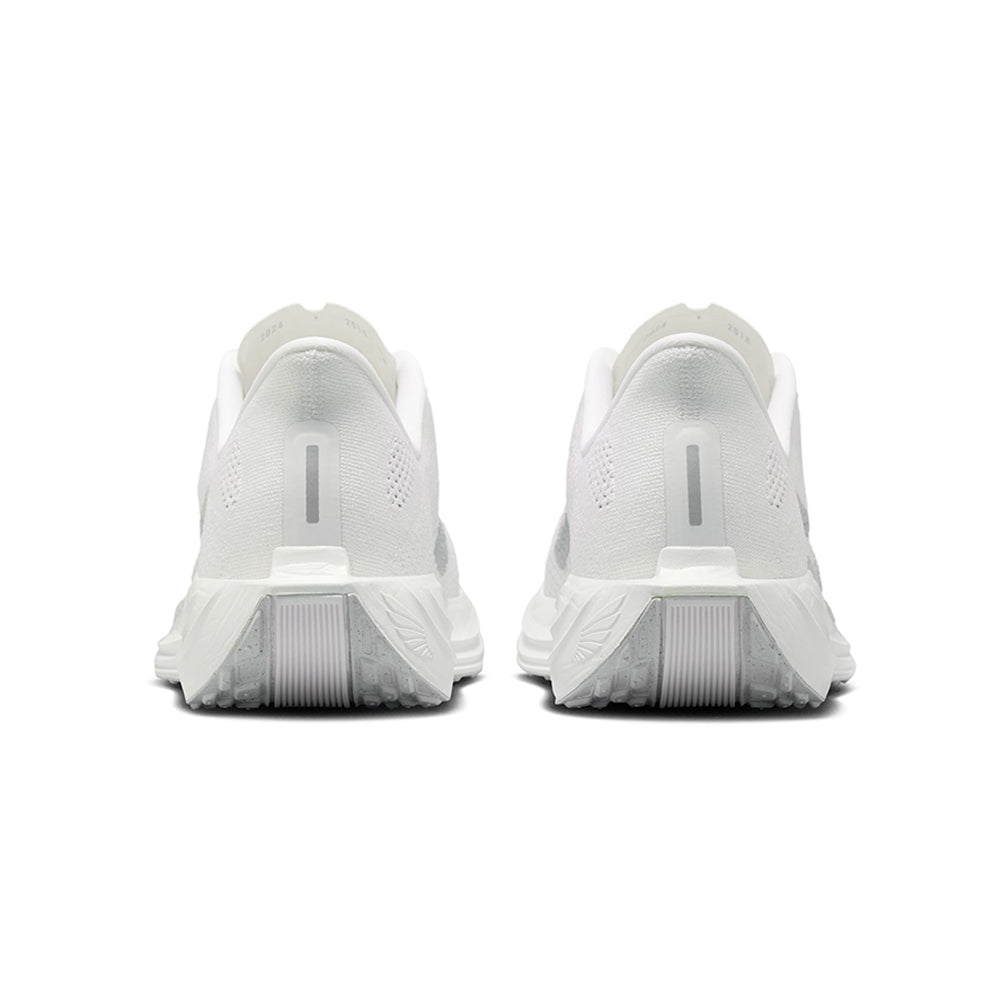 NIKE Pegasus Plus รองเท้าวิ่งผู้ชาย
