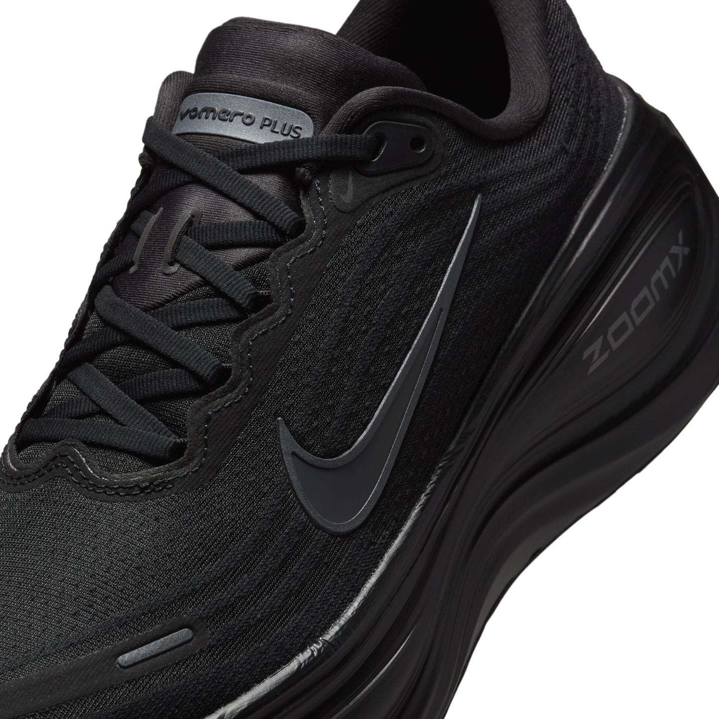 NIKE Vomero Plus รองเท้าวิ่งผู้ชาย