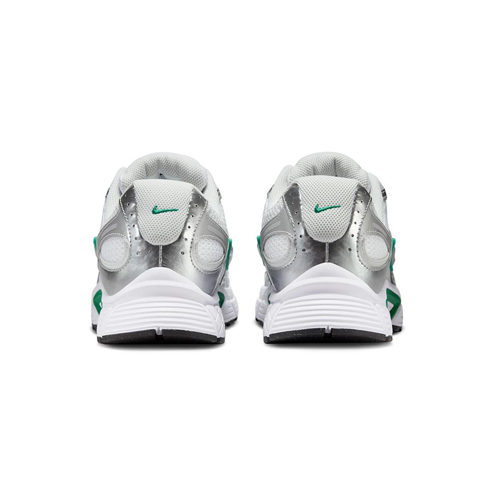 NIKE V5 RNR รองเท้าลำลองผู้ชาย
