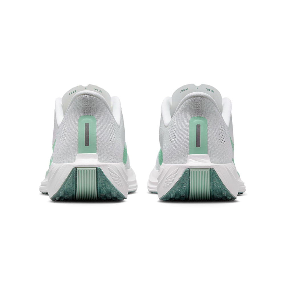 NIKE Pegasus Plus รองเท้าวิ่งผู้หญิง