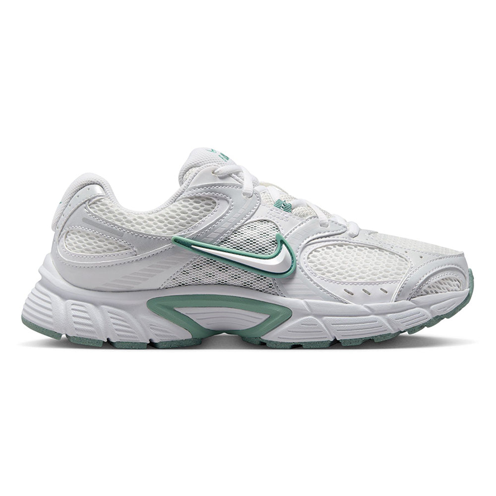 NIKE V5 RNR รองเท้าลำลองผู้หญิง