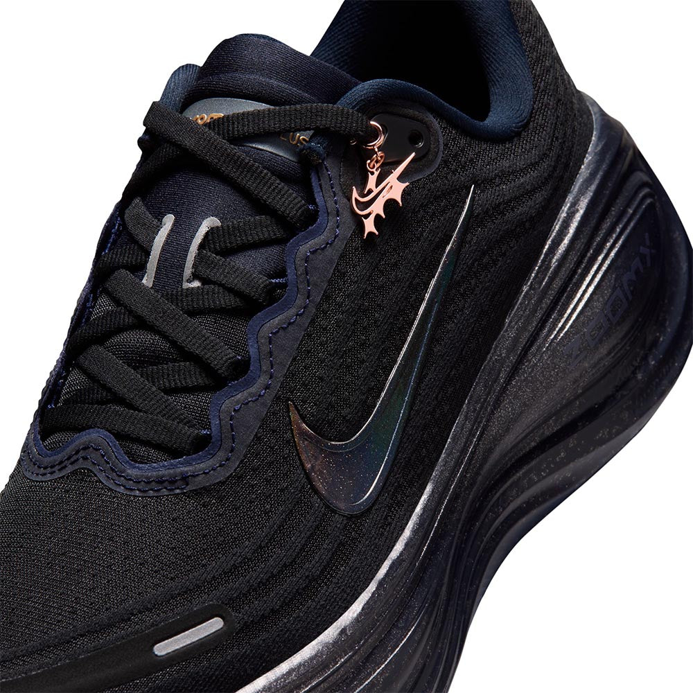 NIKE Vomero Plus "Keely Hodgkinson" รองเท้าวิ่งผู้หญิง Supersports Thailand