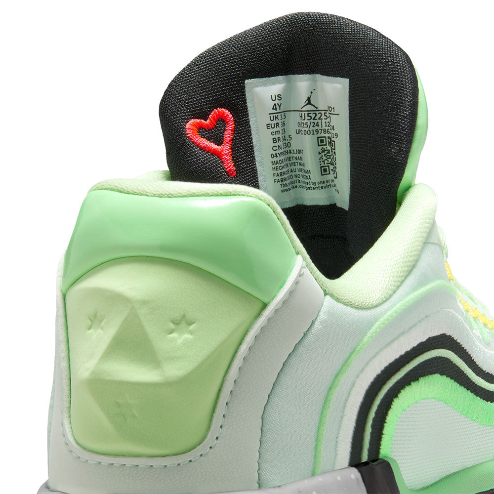 NIKE Luka 4 "Space Navigator" รองเท้าบาสเกตบอลเด็กผู้ชาย