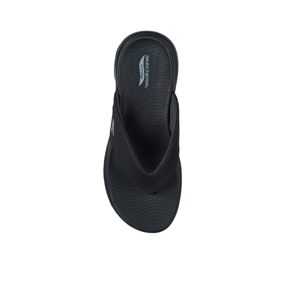 SKECHERS Go Walk Arch Fit 2.0 - Surfacer III รองเท้าแตะผู้ชาย