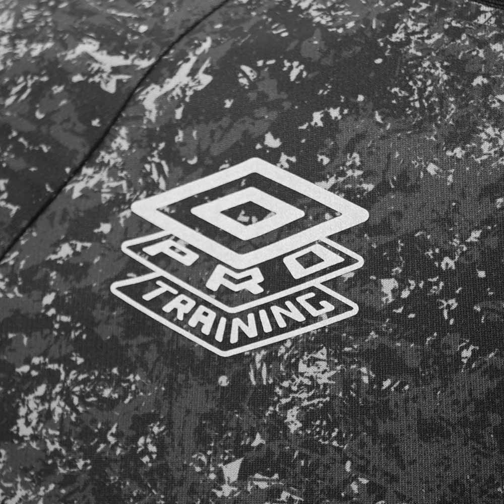 UMBRO Pro Training Active เสื้อฟุตบอลผู้ชาย