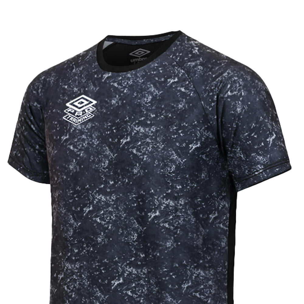 UMBRO Pro Training Graphic เสื้อฟุตบอลผู้ชาย