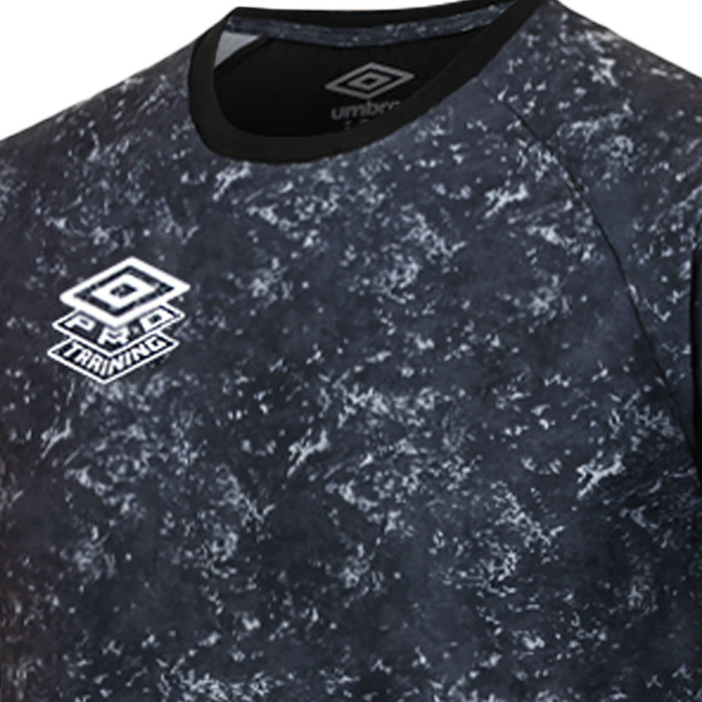 UMBRO Pro Training Graphic เสื้อฟุตบอลผู้ชาย