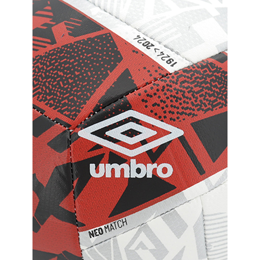 UMBRO Neo Swerve Match Football Ball