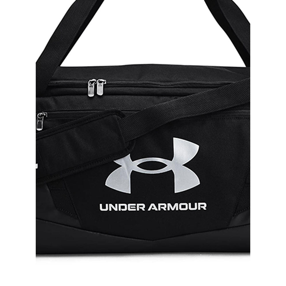 UNDER ARMOUR Undeniable 5.0 Medium กระเป๋ายิมทรงหมอนผู้ใหญ่