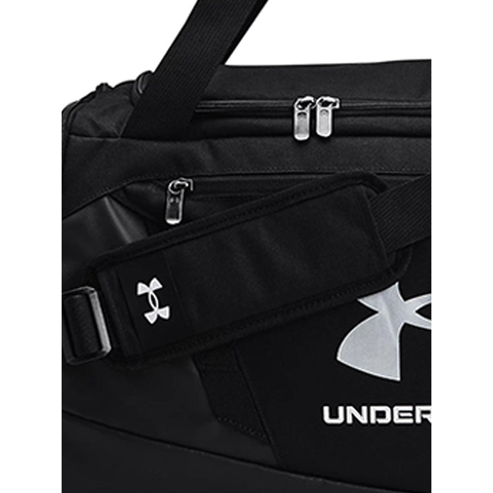 UNDER ARMOUR Undeniable 5.0 Medium กระเป๋ายิมทรงหมอนผู้ใหญ่