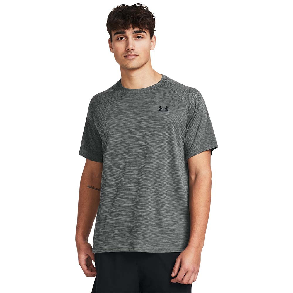 UNDER ARMOUR Tech™ Textured เสื้อออกกำลังกายผู้ชาย