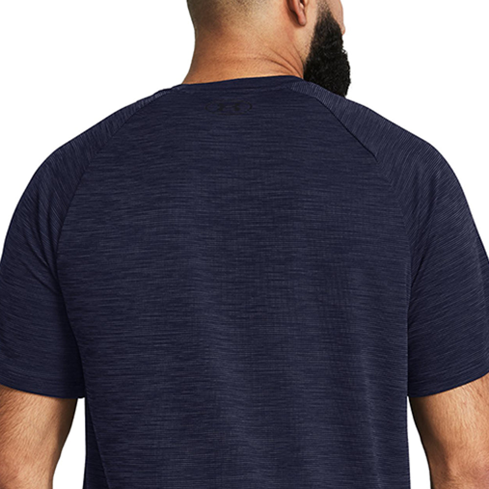 UNDER ARMOUR Tech™ Textured เสื้อออกกำลังกายผู้ชาย