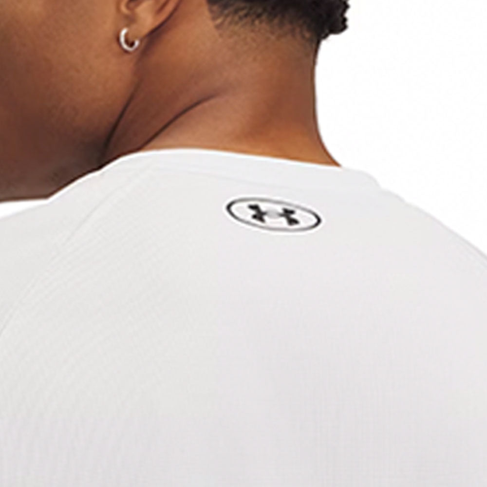 UNDER ARMOUR Tech™ Textured เสื้อออกกำลังกายผู้ชาย