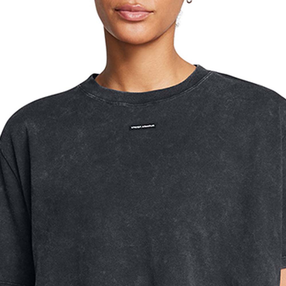 UNDER ARMOUR Wash Logo Boxy Crop เสื้อออกกำลังกายผู้หญิง
