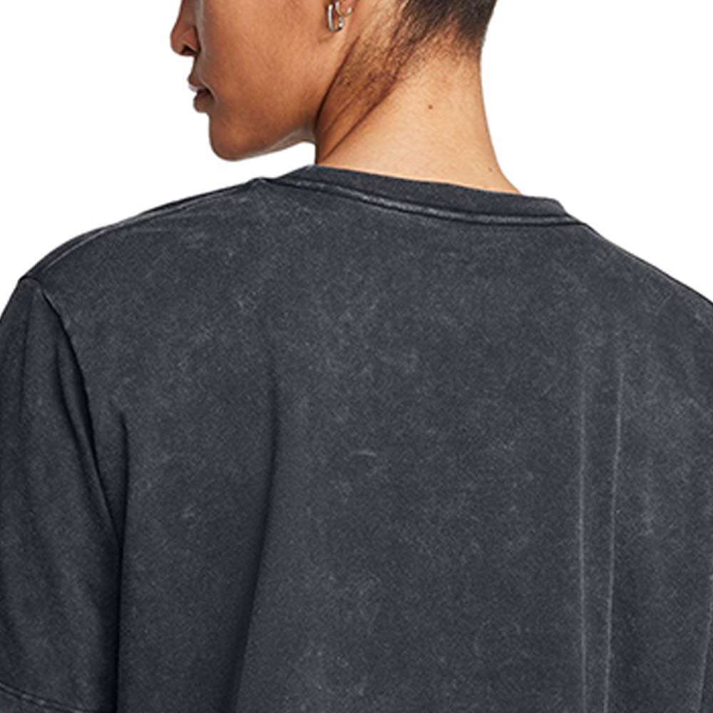 UNDER ARMOUR Wash Logo Boxy Crop เสื้อออกกำลังกายผู้หญิง