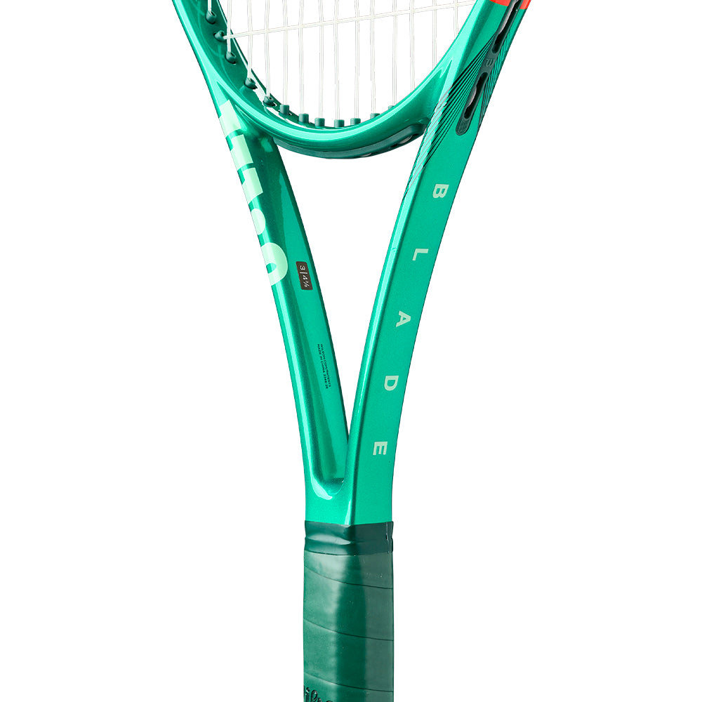 WILSON Blade 98 18X20 V10 305G Tennis Racket (Unstrung) - Supersports Thailand Supersports Thailand