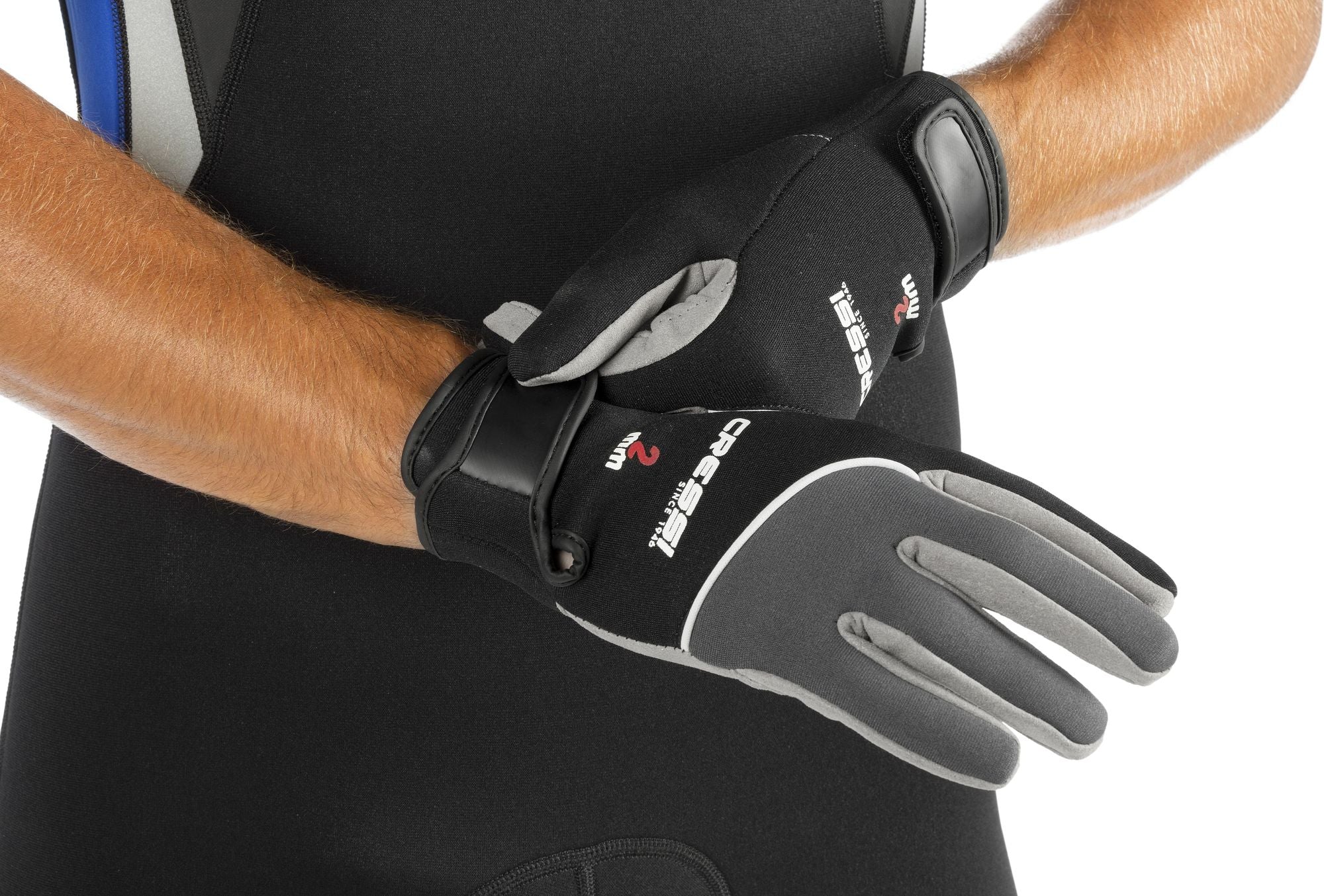 678de09d3aa13c4024ca215a_tropical-black-grey-lx4753000-12-web-_1749461924528.jpg