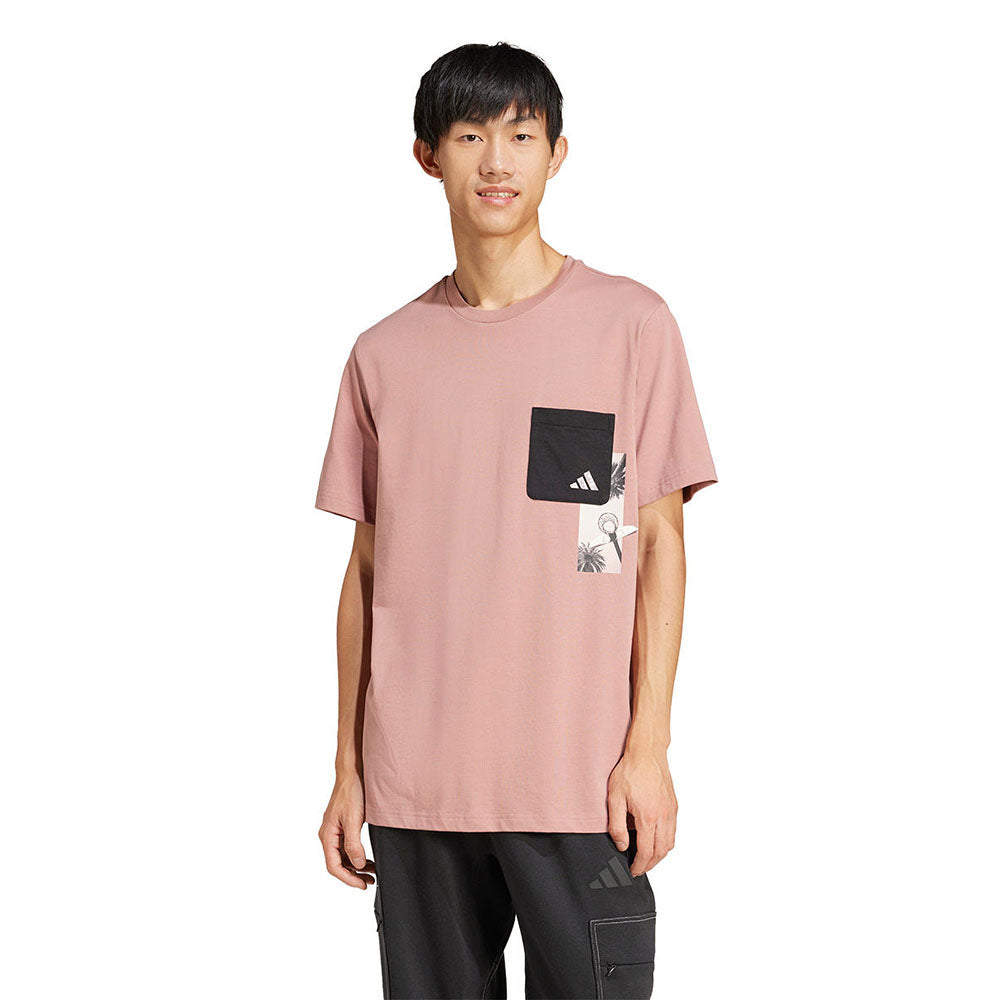 ADIDAS Lens Elevated Pocket Graphic เสื้อยืดผู้ชาย