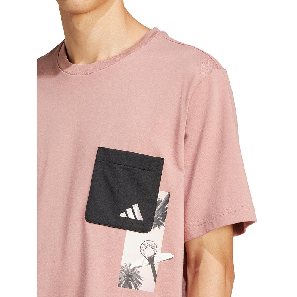 ADIDAS Lens Elevated Pocket Graphic เสื้อยืดผู้ชาย
