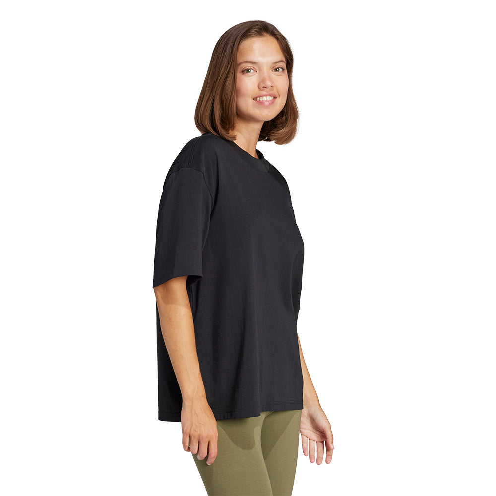 ADIDAS Essentials Contemporary Logo Boyfriend เสื้อยืดผู้หญิง