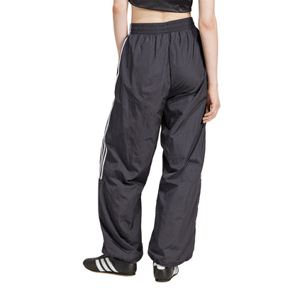 ADIDAS ORIGINALS Adicolor Teamgeist Oversized Track Women's Lifestyle Pants - Supersports Thailand