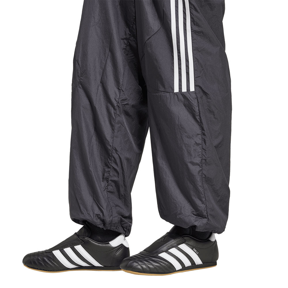 ADIDAS ORIGINALS Adicolor Teamgeist Oversized Track Women's Lifestyle Pants - Supersports Thailand