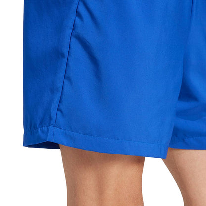ADIDAS Essentials Small Logo Chelsea กางเกงขาสั้นผู้ชาย