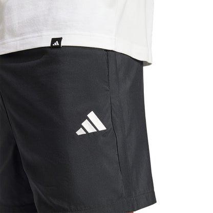 ADIDAS Essentials Small Logo Chelsea กางเกงขาสั้นผู้ชาย