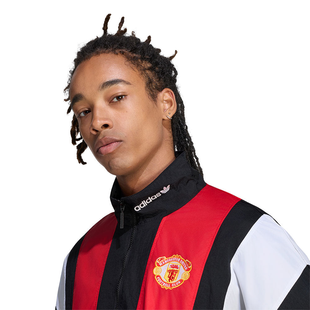 ADIDAS Manchester United EQT Track เสื้อแจ็คเก็ตฟุตบอลผู้ชาย Supersports Thailand
