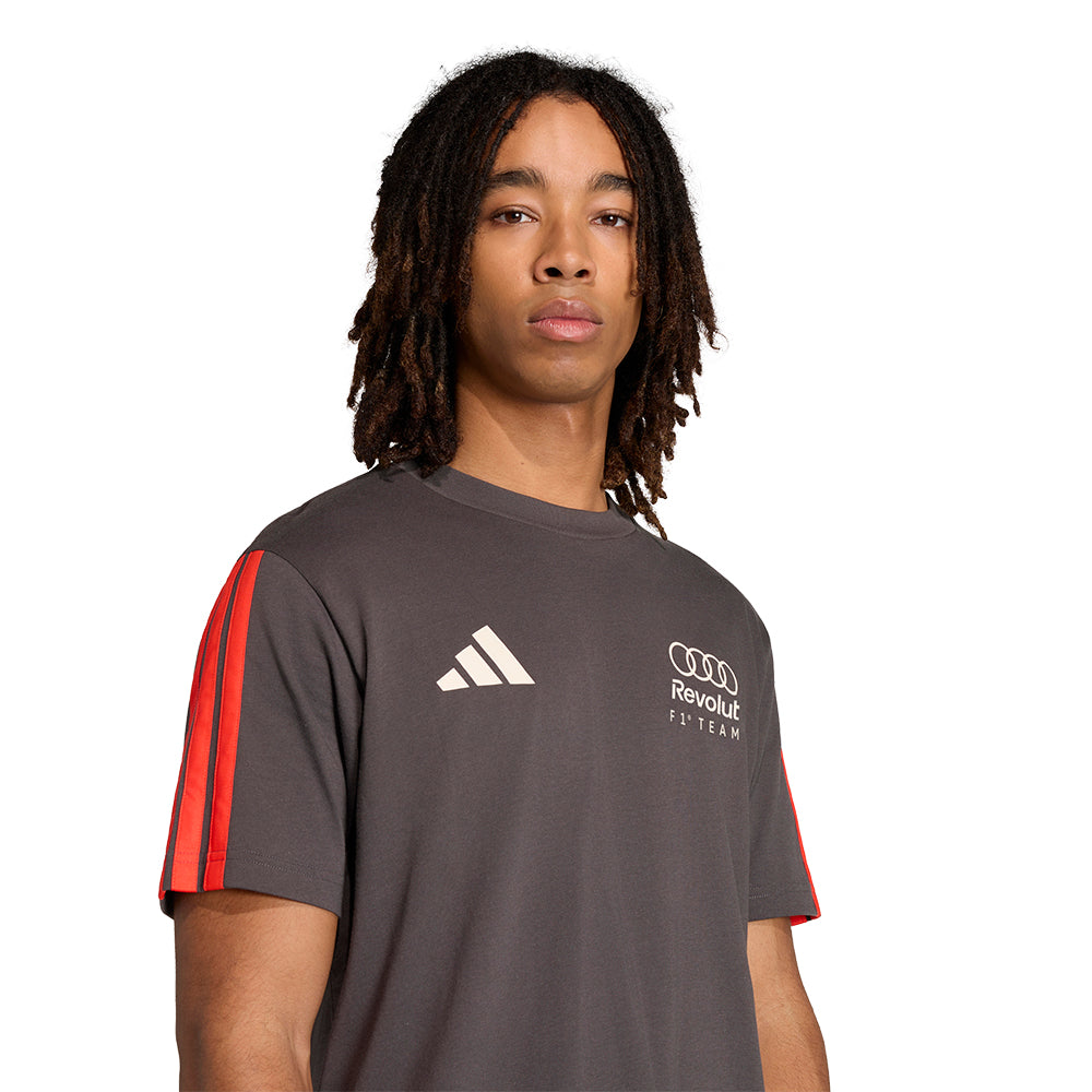 ADIDAS Audi Revolut F1 Team DNA เสื้อยืดผู้ชาย Supersports Thailand
