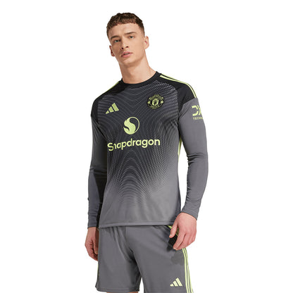 ADIDAS เสื้อผู้รักษาประตูผู้ชายแขนยาวทีมแมนเชสเตอร์ ยูไนเต็ด ชุดเหย้า ฤดูกาล 2025/26