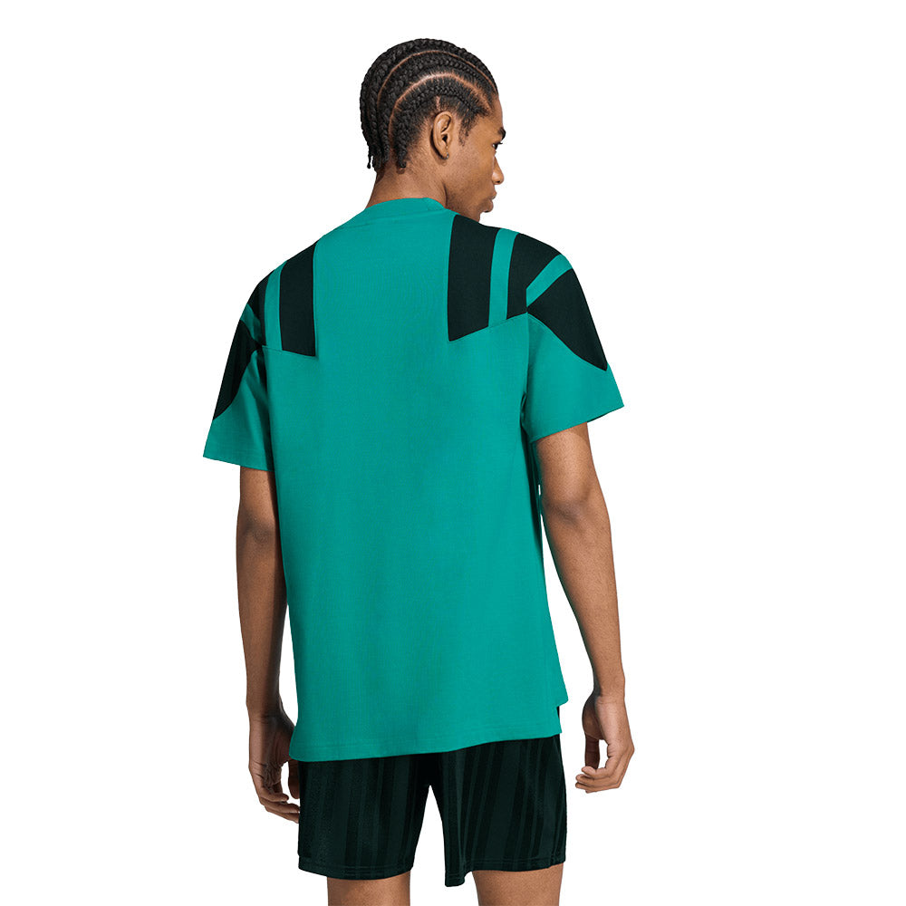 ADIDAS Liverpool FC EQT เสื้อยืดฟุตบอลผู้ชาย Supersports Thailand